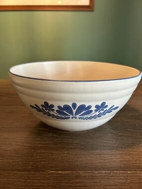 Vintage early pfaltzgraff Yorktowne 10” mixing bowl nice